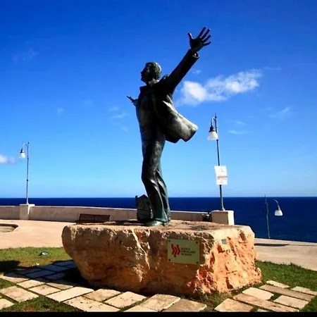 Holiday home Polignano A Mare: Sulla Piazza Di Domenico Modugno